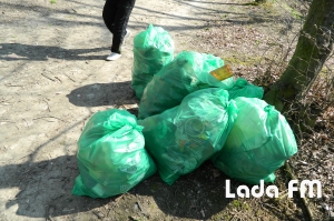 Більше двох тисяч мішків зі сміттям зібрано у Ладижині під час прибирання міста