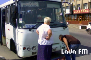 Автобус «Вінниця-Ладижин» обламався на трасі із пасажирами