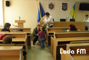 Діти-сироти отримали подарунки від міської влади Ладижина у День захисту дітей