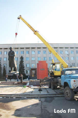 У Тульчині демонтували пам’ятник Леніну