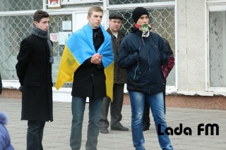 У Ладижині відбулось народне віче на підтримку територіальної цілісності України