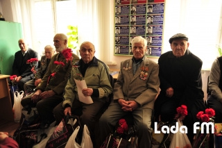 Ветерани до 9 Травня отримали аптечки від «Соціального центру МХП»