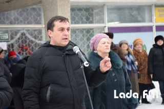 Ладижинці вийшли на мітинг з приводу впровадження медичної реформи