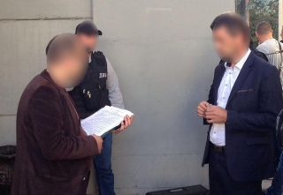 Прокуратурою Вінницької області викрито та затримано  поліцейського за вимагання та отримання хабара