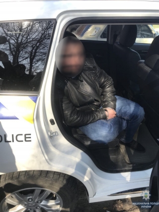 На в’їзді у Вінницю поліцейські затримали викрадача автівки