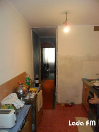 У місті Ладижині продається 3 кімнатна квартира.