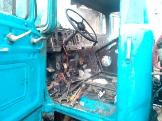 У Ладижині рятувальники загасили пожежу в автокрані