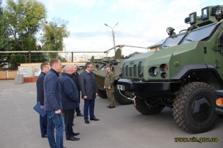 Голова Вінницької ОДА привітав нацгвардійців військової частини 3008 з Днем захисника України