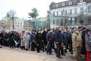 Вінничани вшанували пам`ять загиблих за свободу і гідність України
