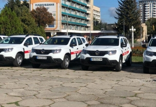 Чотири десятки новеньких Renault Duster передано закладам сільської медицини Вінниччини