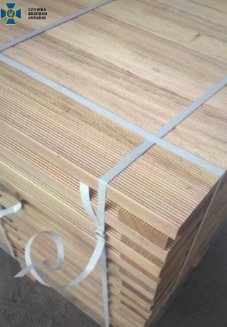 На Вінниччині СБУ викрила схему контрабандного експорту деревини