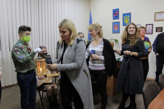Вифлеємський вогонь миру Український пласт передав у Вінницьку ОДА