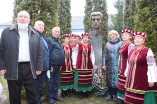 Гайсинчани в День народження Василя Стуса вшанували пам'ять великого земляка