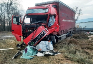 У Райгороді зіткнулись дві вантажівки, один із водіїв - у лікарні