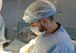 Юрій Кацай з Калинівської лікарні рятує поранених на передовій