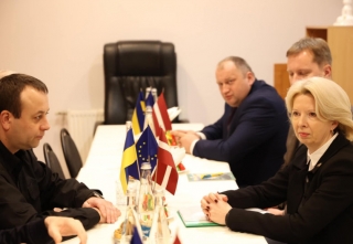 Вінницю з робочим візитомвідвідала Міністр оборони Латвійської Республіки Інара Мурнієце