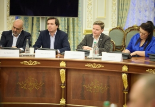 Володимир Зеленський зустрівся з делегацією глобальної парламентської мережі «Об’єднані для України»