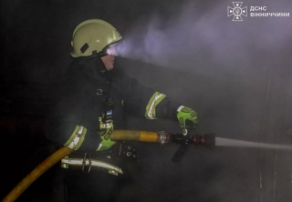 Дроновий удар російських дронів: Вінниччина ліквідовує наслідки Дроновий удар російських дронів: Вінниччина ліквідовує наслідки